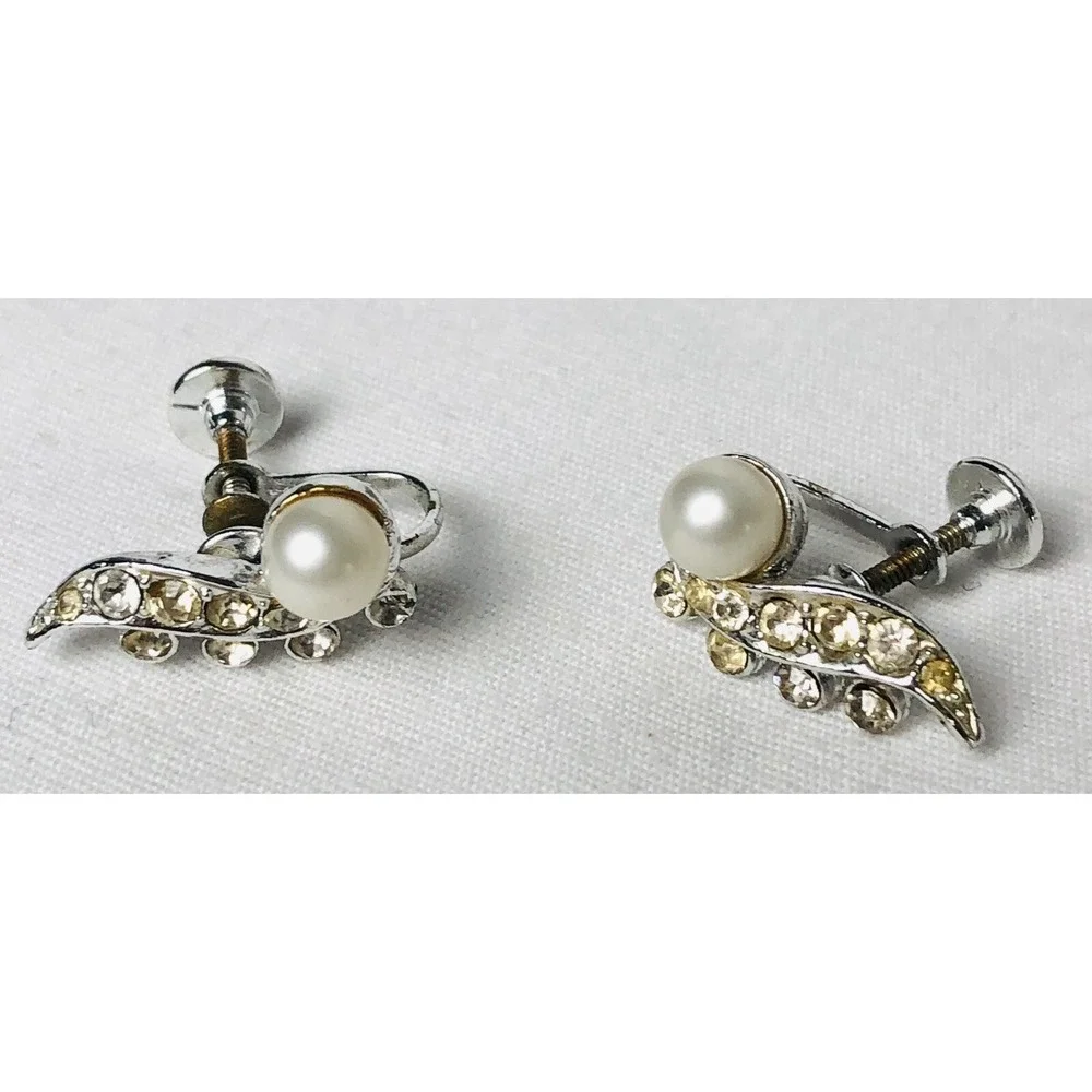 60s 70s Faux Pearl Stud Earrings 7/8" Pave' Crystals Silver Toned Screw Back - Picture 8 of 9